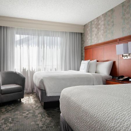 Courtyard By Marriott San Francisco Airport Hotel San Bruno Exterior photo