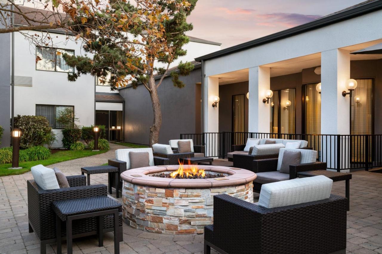 Courtyard By Marriott San Francisco Airport Hotel San Bruno Exterior photo