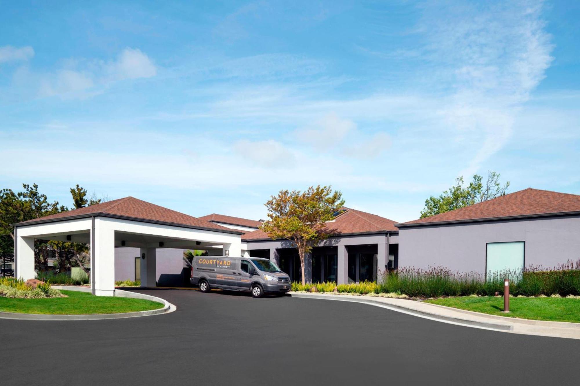 Courtyard By Marriott San Francisco Airport Hotel San Bruno Exterior photo