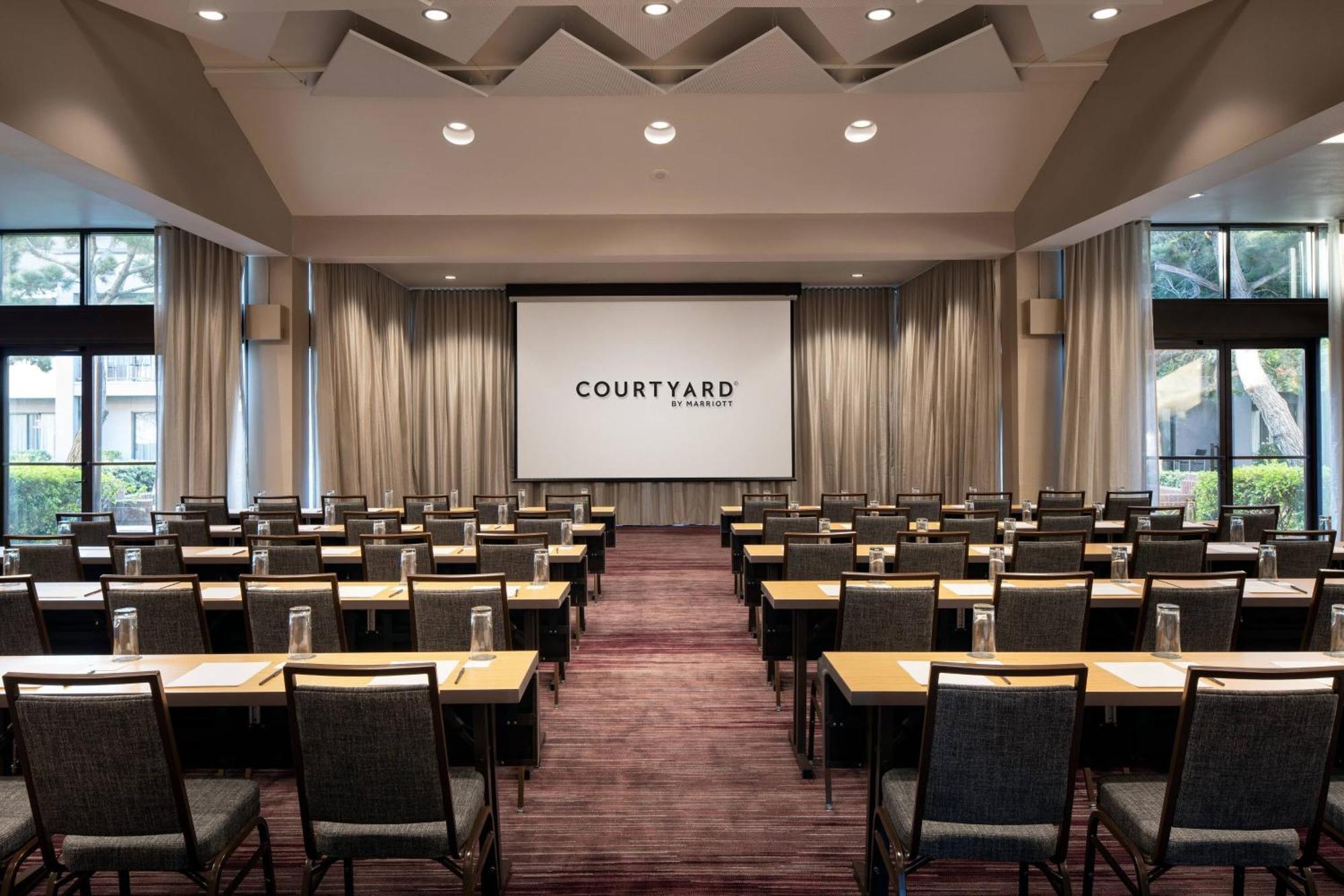 Courtyard By Marriott San Francisco Airport Hotel San Bruno Exterior photo