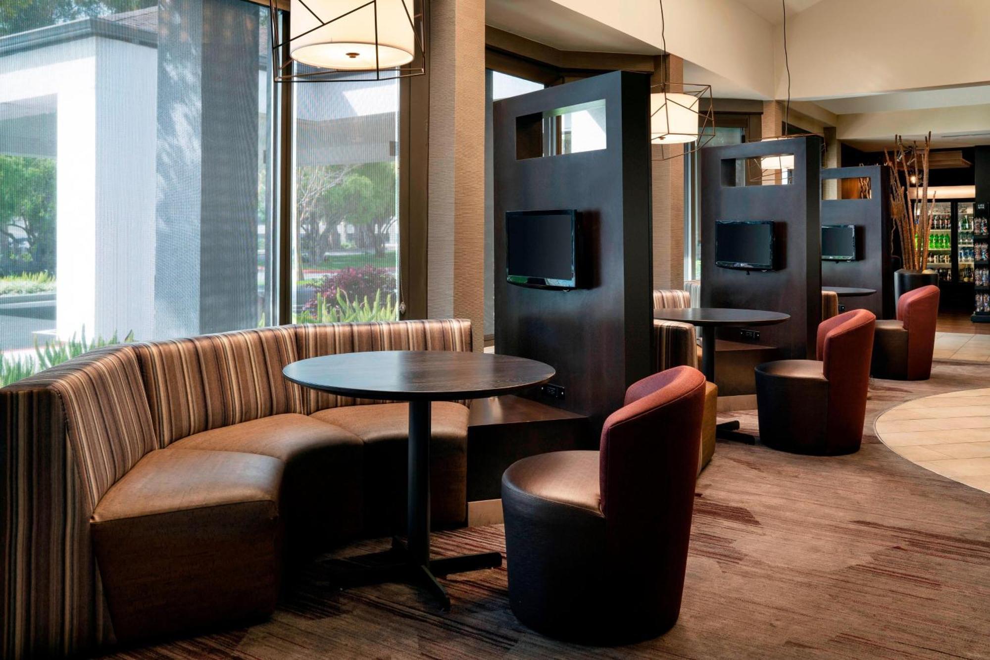 Courtyard By Marriott San Francisco Airport Hotel San Bruno Exterior photo